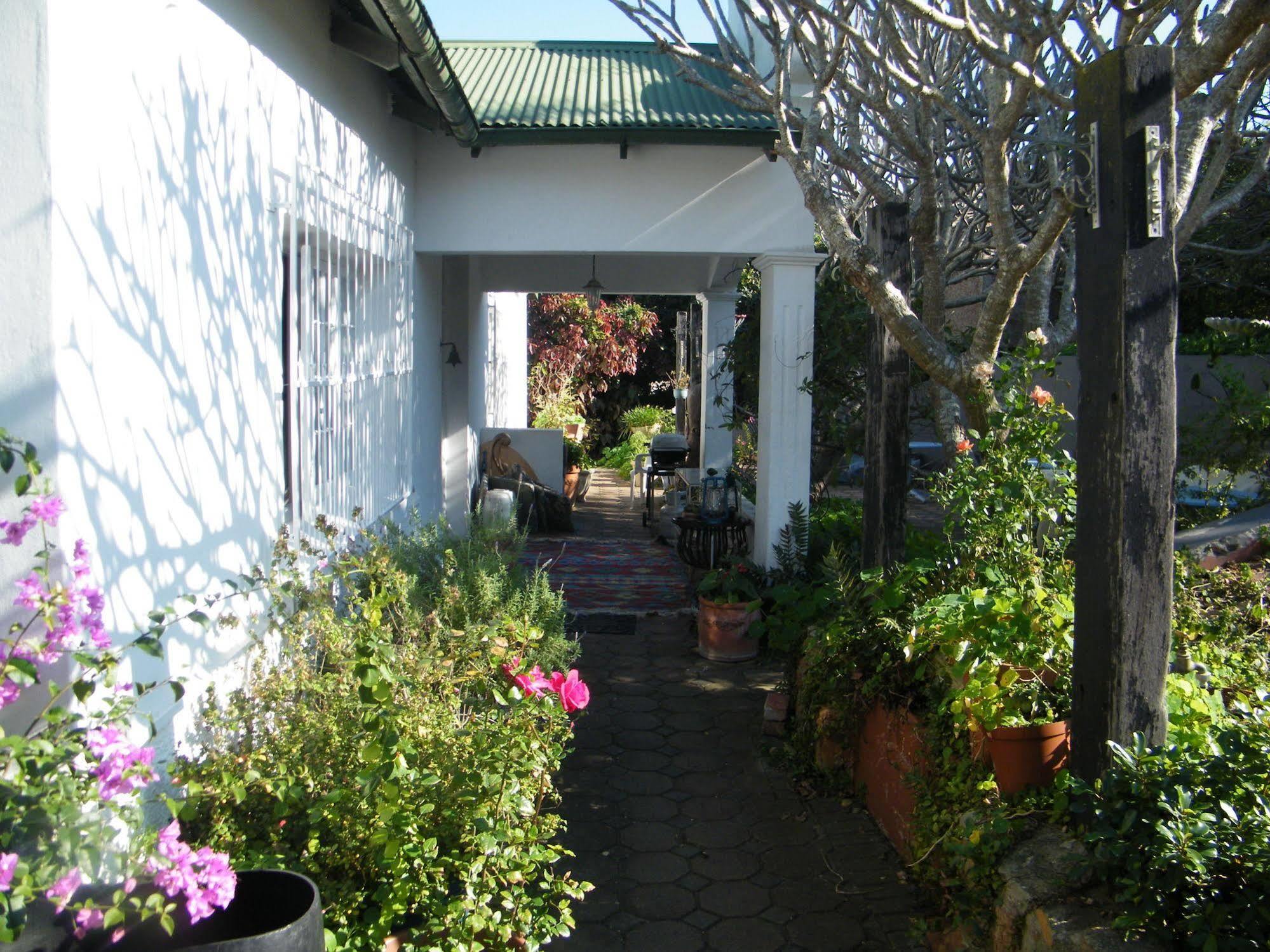 Valley Guest House Port Elizabeth Exterior photo